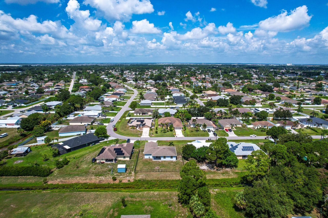 3673 SW Bonwold Street, Port Saint Lucie, FL 34953 Photo