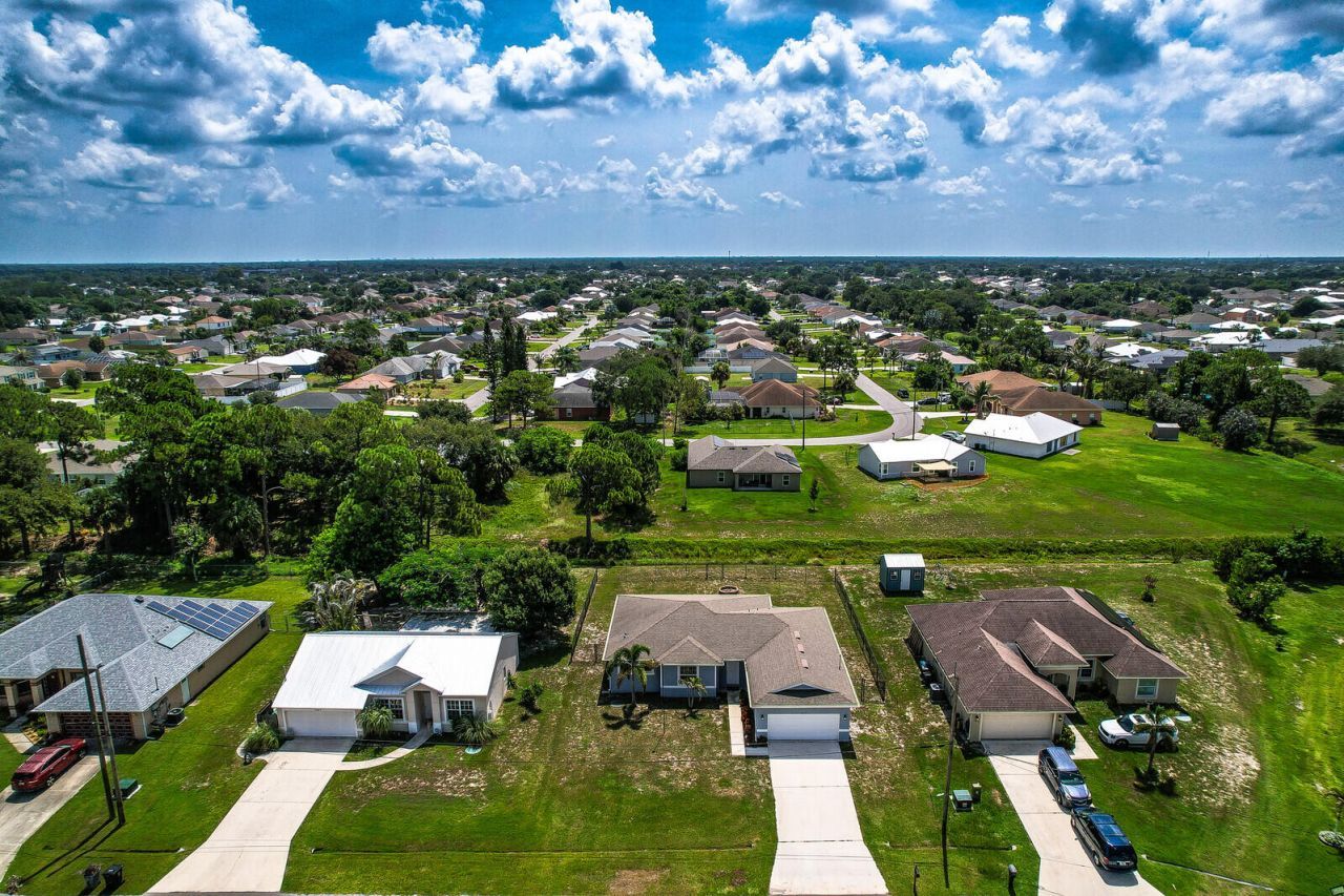 3673 SW Bonwold Street, Port Saint Lucie, FL 34953 Photo