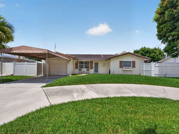 535 NE 8th Avenue, Deerfield Beach, FL 33441