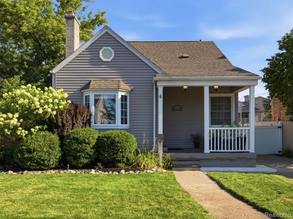 1036 Oxford Road, Berkley, Mi 48072