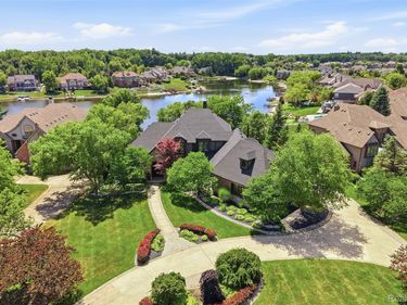 8714 Stoney Creek Drive, Green Oak Township, Mi 48178