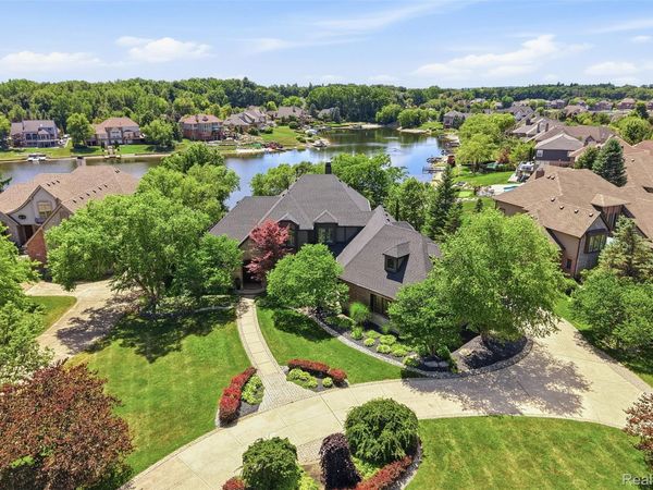 8714 Stoney Creek Drive, Green Oak Township, Mi 48178