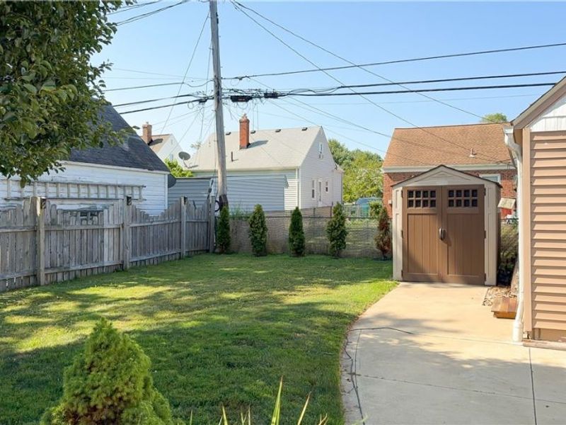 356 E 329th Street , Willowick, OH 44095 Photo 4