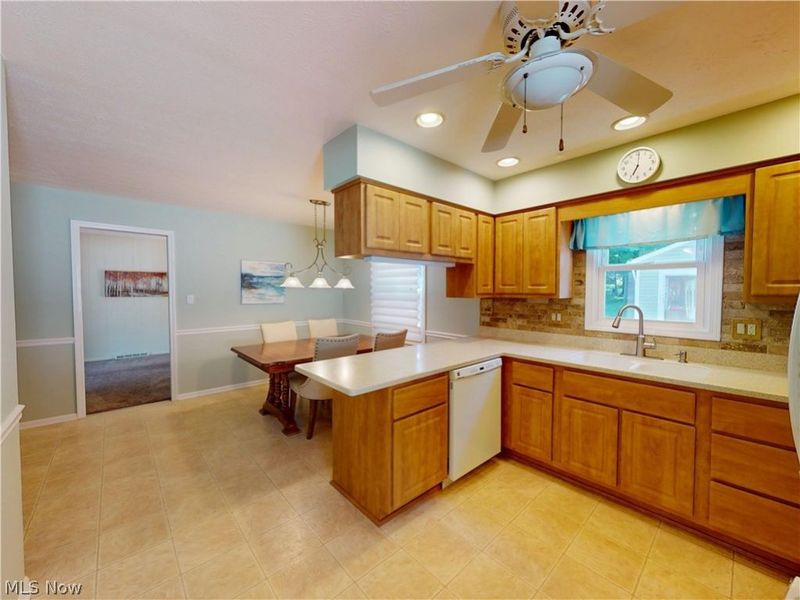 4792 Geraldine Road, Richmond Heights, OH 44143 Photo 2