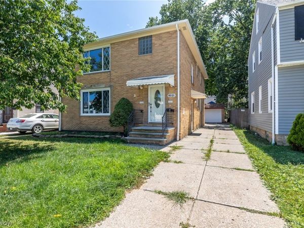 8221 Pelham Drive , Parma, OH 44129