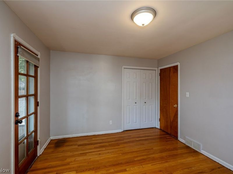 8221 Pelham Drive , Parma, OH 44129 Photo 17