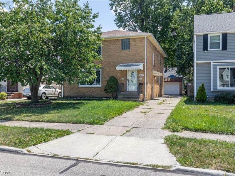 8221 Pelham Drive , Parma, OH 44129 Photo 2
