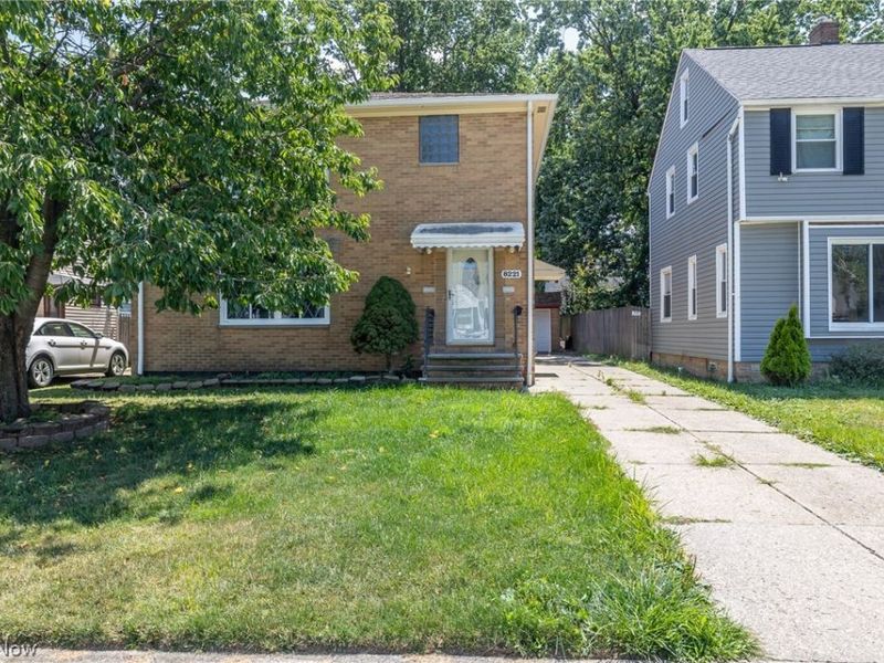 8221 Pelham Drive , Parma, OH 44129 Photo 3