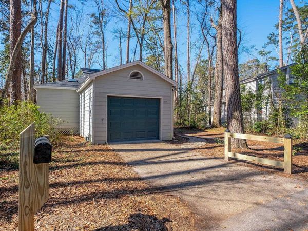 1691 Silverwood Drive , Tallahassee, FL 32301