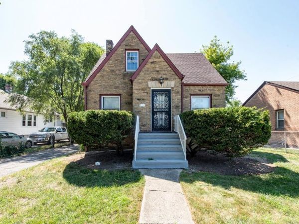 516 S Victory Street , Waukegan, IL 60085
