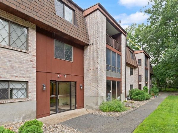 7 Greenbriar Drive, Unit 207, North Reading, MA 01864