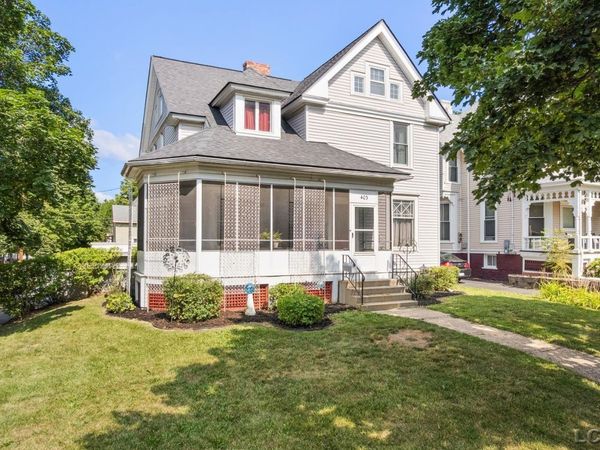 403 Finch , Adrian, MI 49221