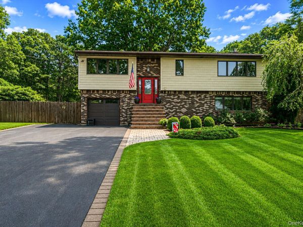 411 Robinson Avenue , East Patchogue, NY 11772