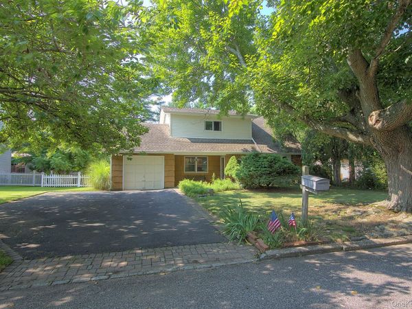 16 Brightview Drive, Rocky Point, NY 11778