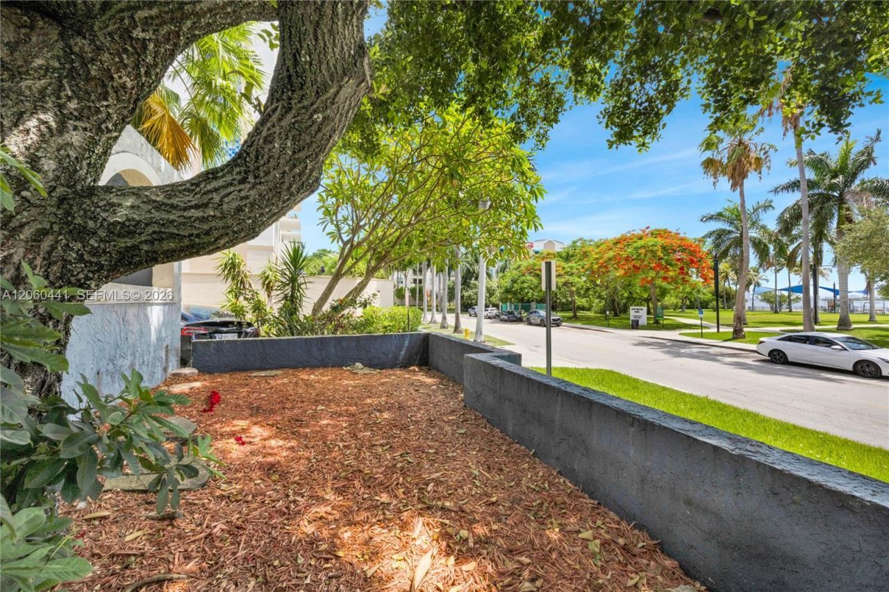 3808 NE 6th Ave , Unit 1, Miami, FL 33137 Photo