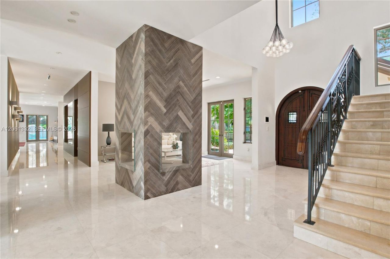 9501 Kerwood Ct, Coral Gables, FL 33156 Photo