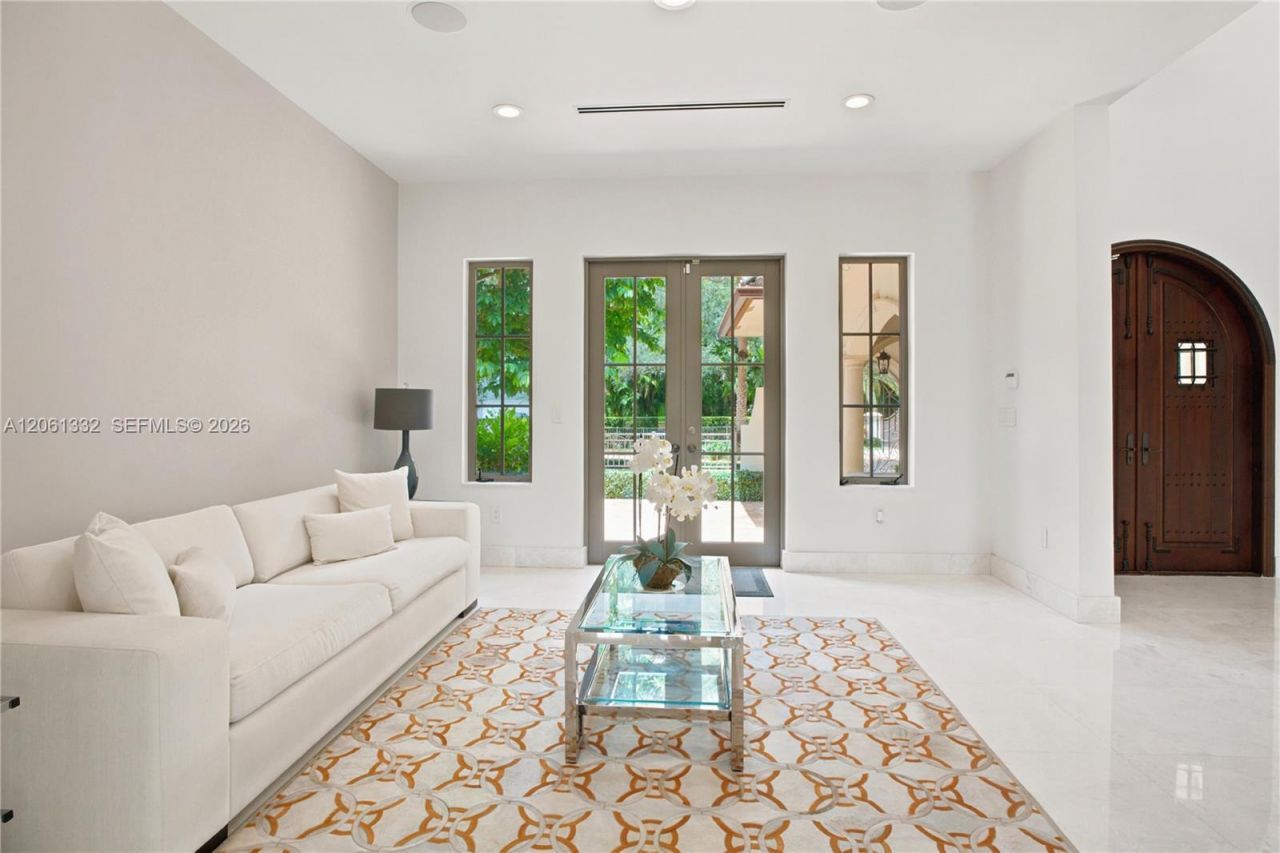 9501 Kerwood Ct, Coral Gables, FL 33156 Photo