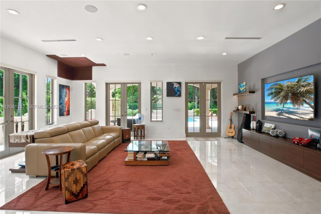 9501 Kerwood Ct, Coral Gables, FL 33156 Photo
