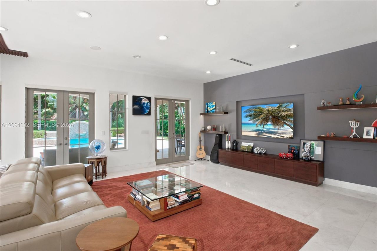 9501 Kerwood Ct, Coral Gables, FL 33156 Photo