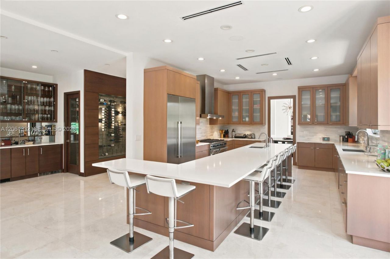 9501 Kerwood Ct, Coral Gables, FL 33156 Photo