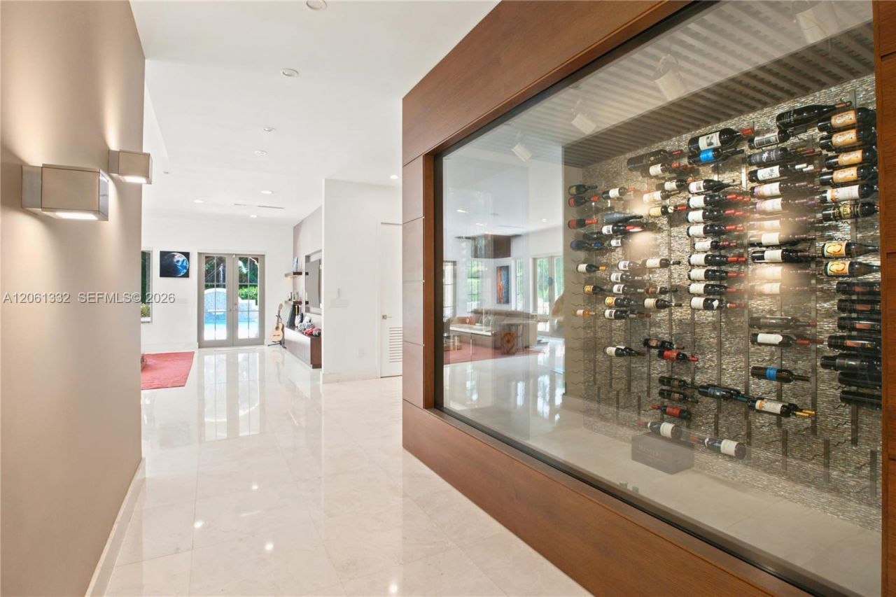 9501 Kerwood Ct, Coral Gables, FL 33156 Photo
