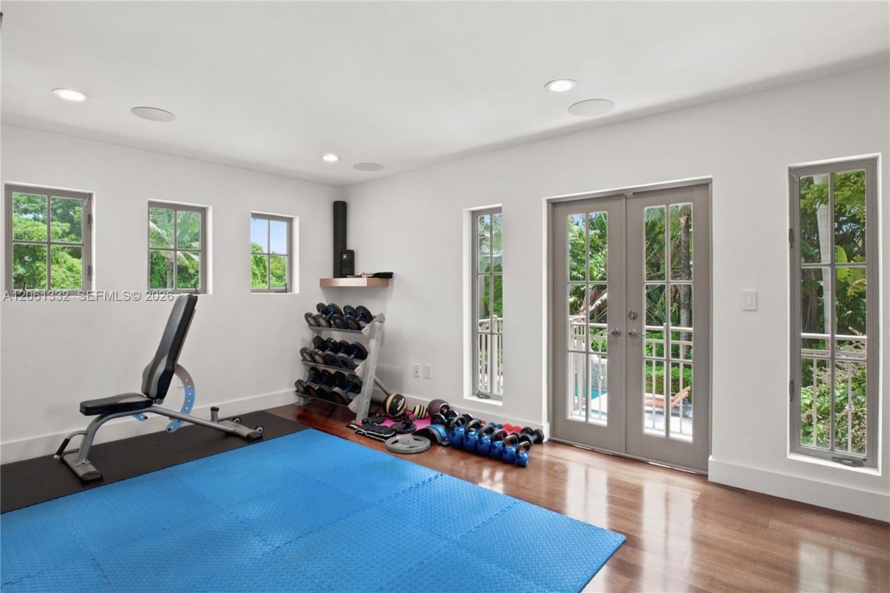 9501 Kerwood Ct, Coral Gables, FL 33156 Photo