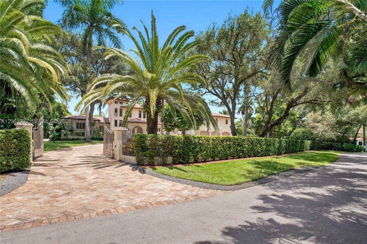 9501 Kerwood Ct, Coral Gables, FL 33156 Photo