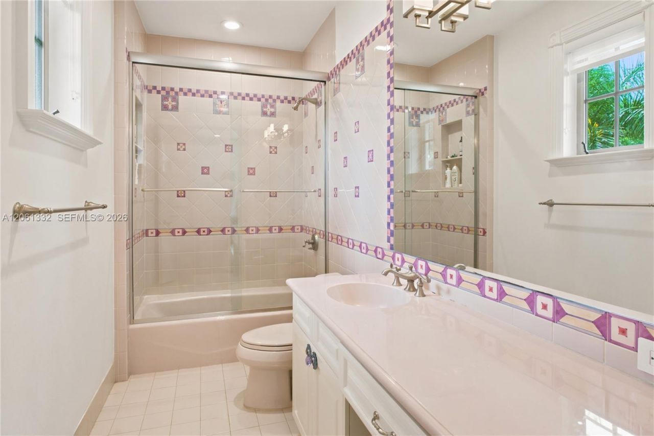 9501 Kerwood Ct, Coral Gables, FL 33156 Photo