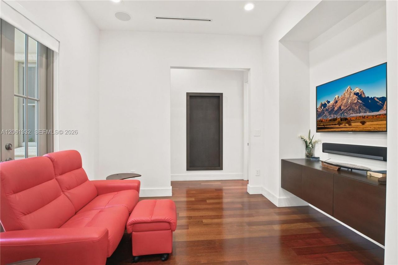 9501 Kerwood Ct, Coral Gables, FL 33156 Photo