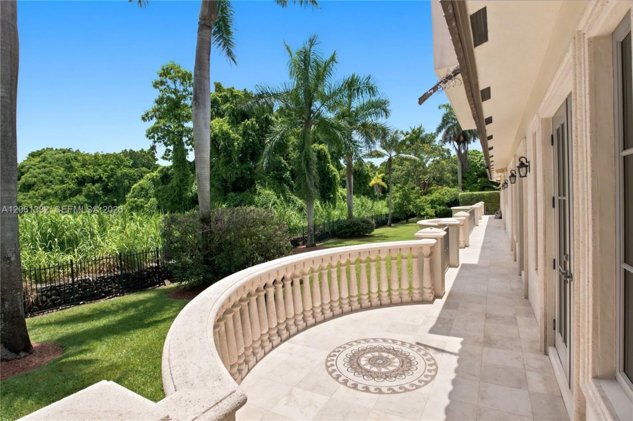 9501 Kerwood Ct, Coral Gables, FL 33156 Photo
