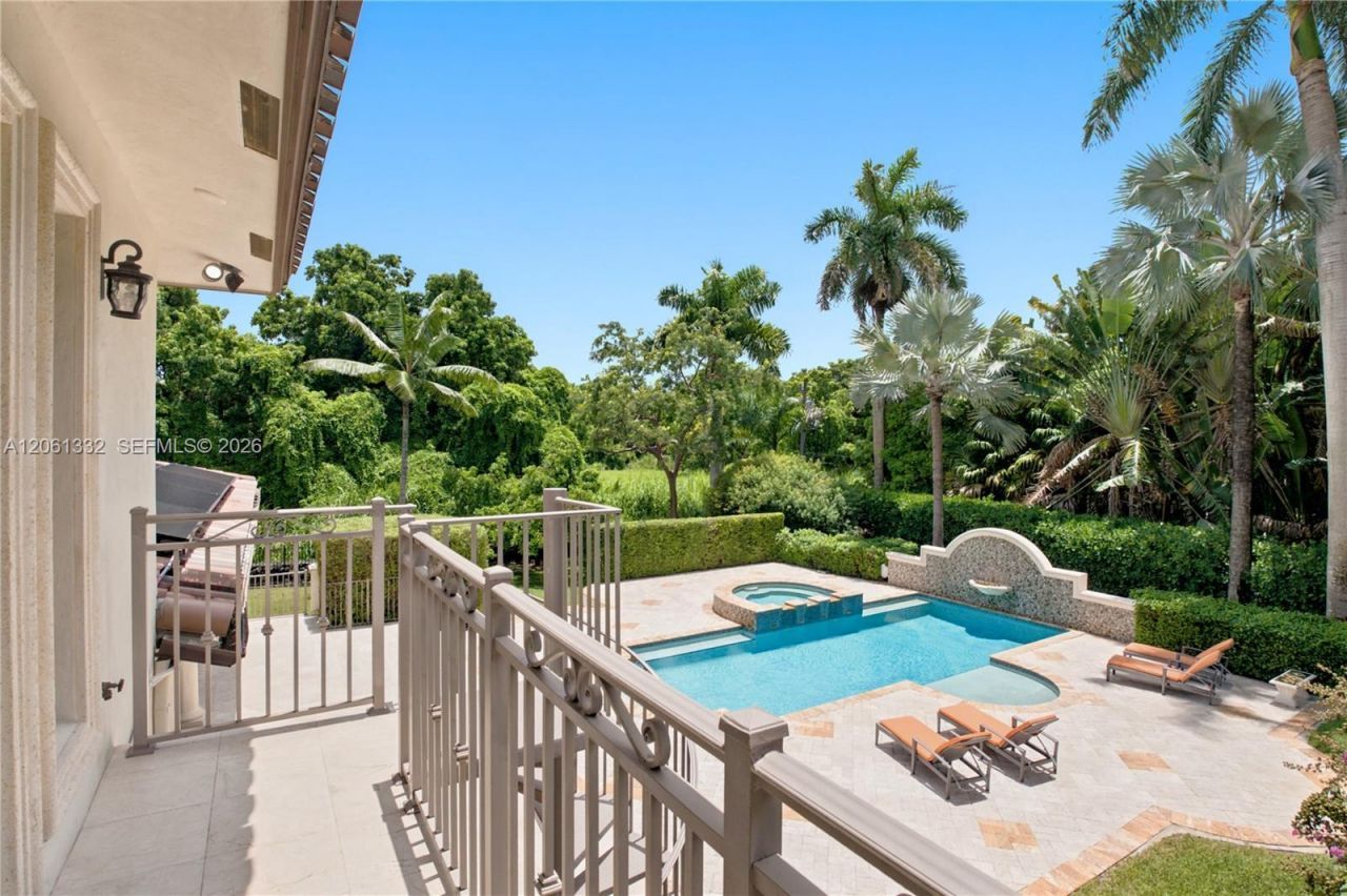 9501 Kerwood Ct, Coral Gables, FL 33156 Photo
