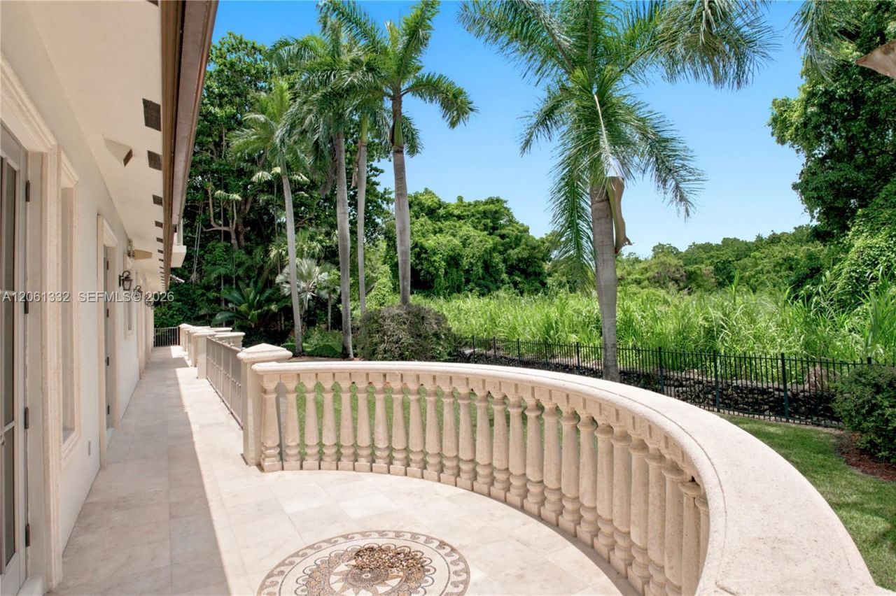9501 Kerwood Ct, Coral Gables, FL 33156 Photo