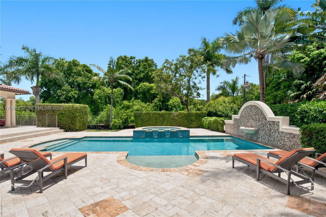 9501 Kerwood Ct, Coral Gables, FL 33156 Photo