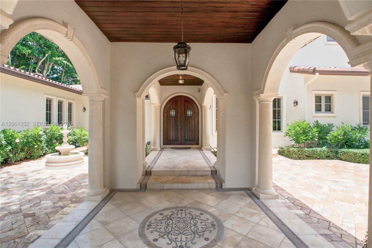 9501 Kerwood Ct, Coral Gables, FL 33156 Photo