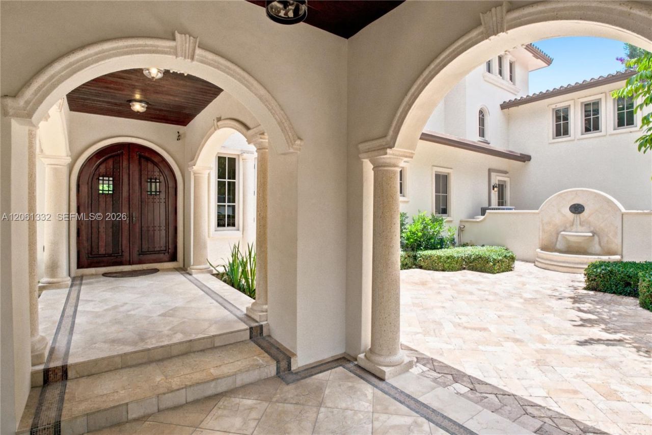 9501 Kerwood Ct, Coral Gables, FL 33156 Photo