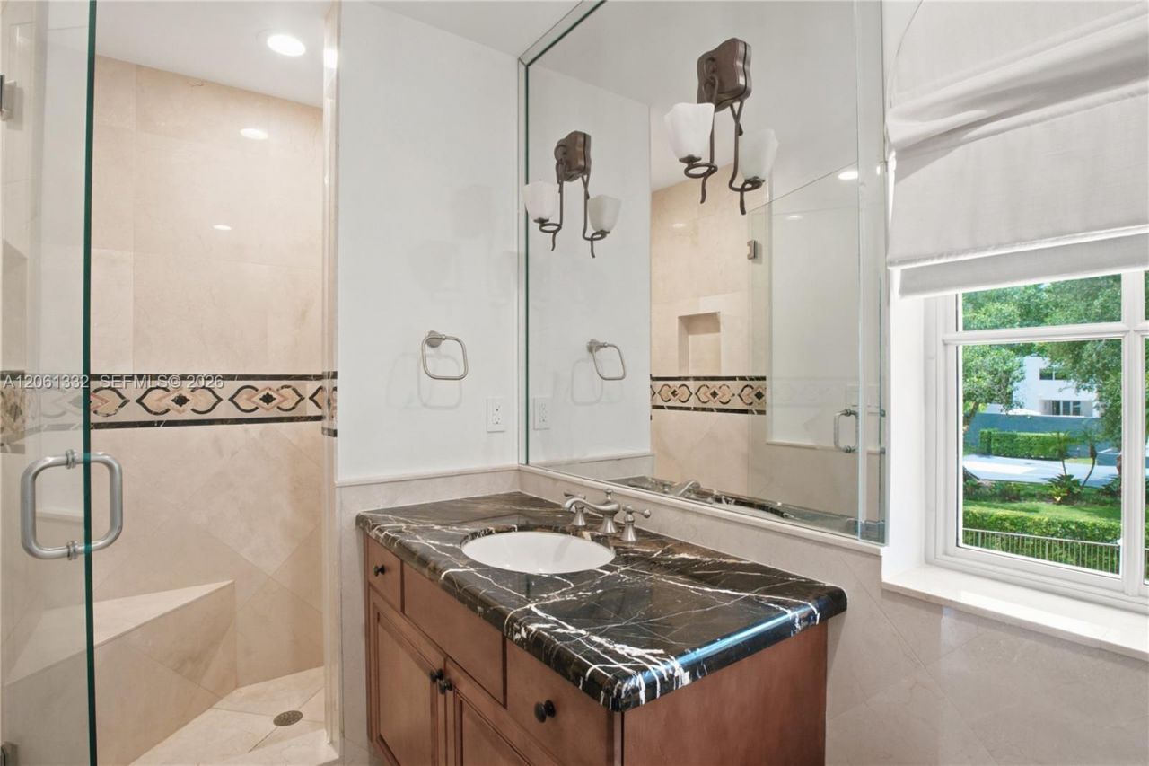 9501 Kerwood Ct, Coral Gables, FL 33156 Photo
