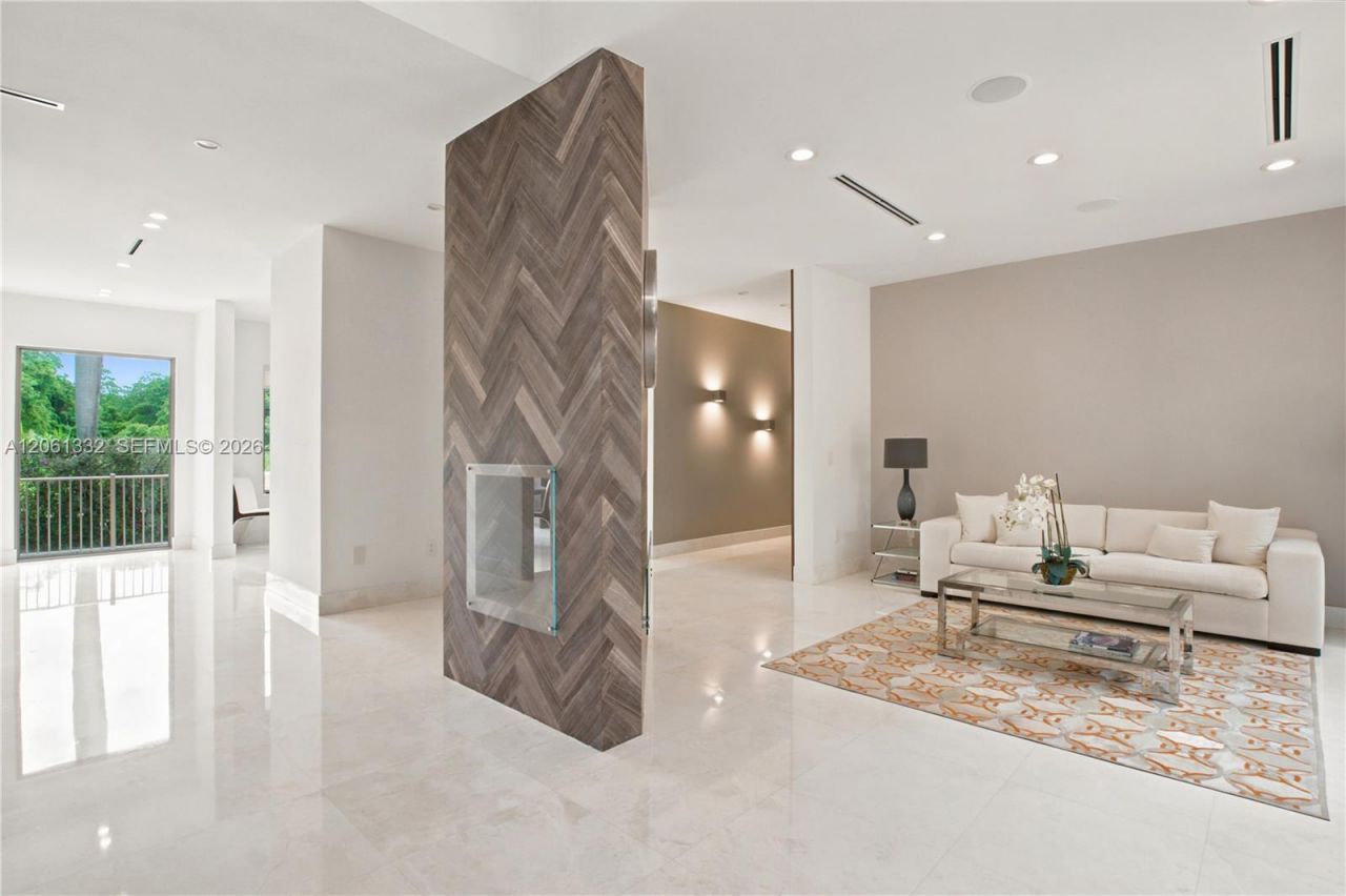 9501 Kerwood Ct, Coral Gables, FL 33156 Photo