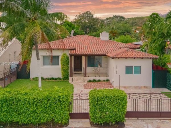 3722 Royal Palm Ave, Miami Beach, FL 33140