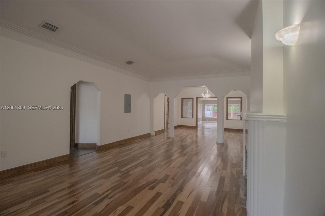 3722 Royal Palm Ave, Miami Beach, FL 33140 Photo