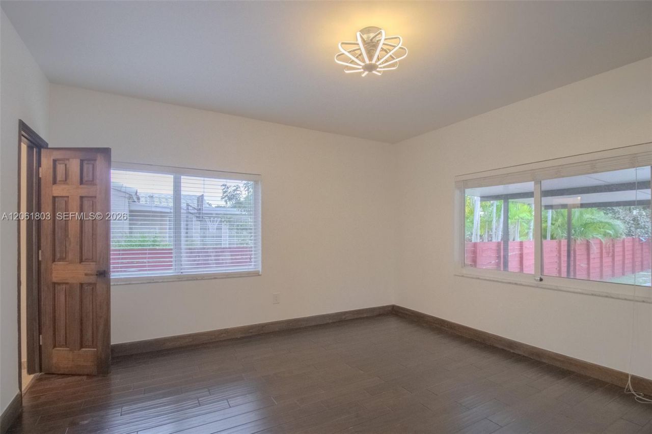 3722 Royal Palm Ave, Miami Beach, FL 33140 Photo