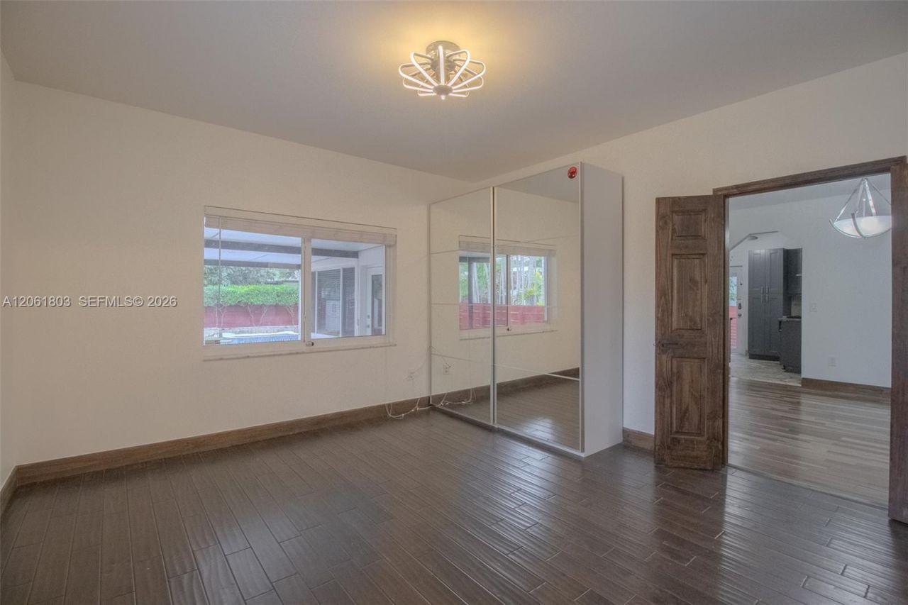 3722 Royal Palm Ave, Miami Beach, FL 33140 Photo