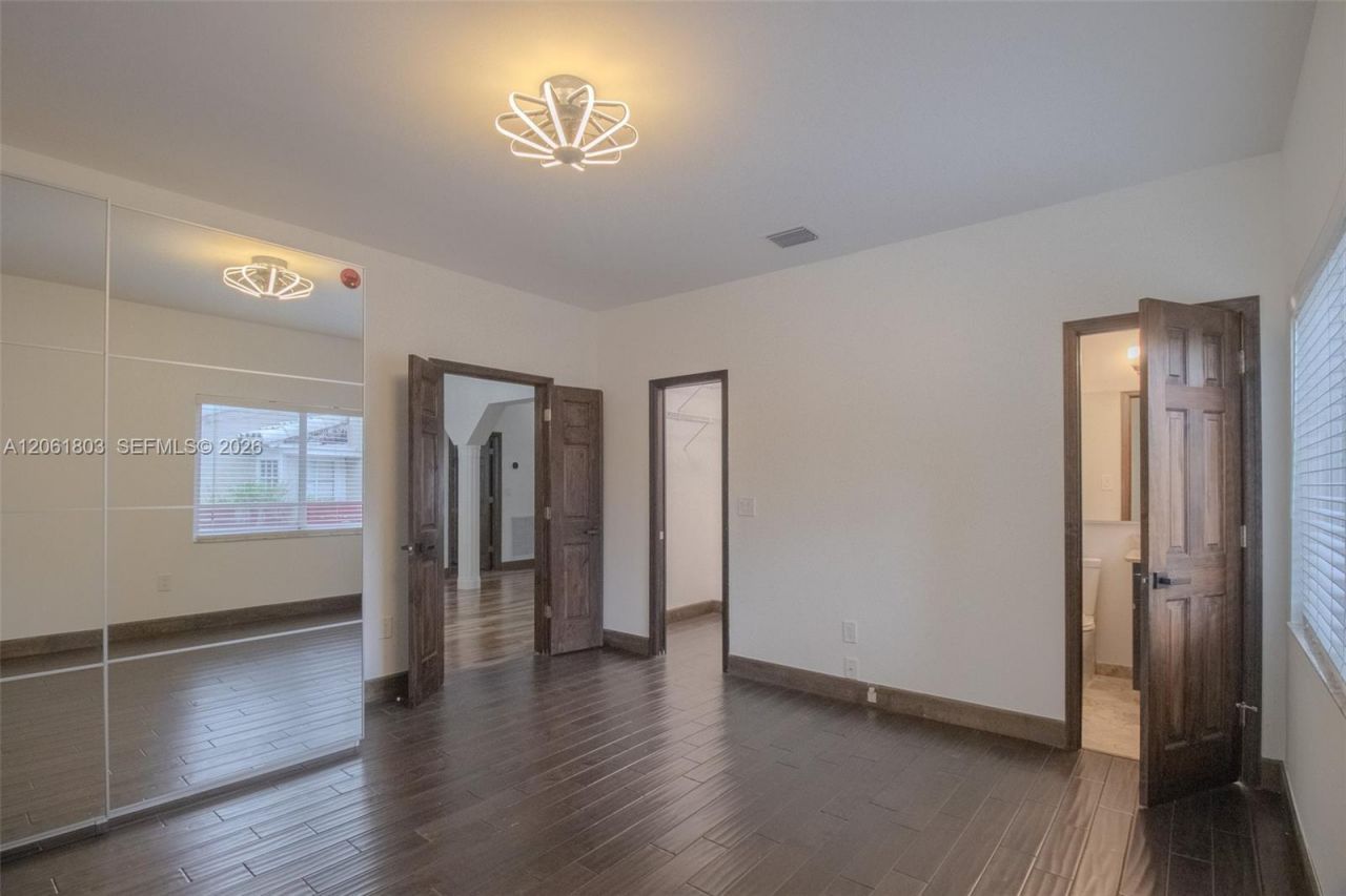 3722 Royal Palm Ave, Miami Beach, FL 33140 Photo