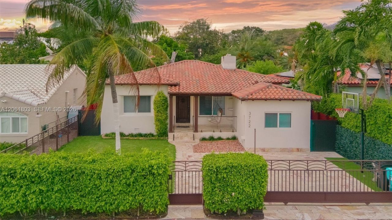 3722 Royal Palm Ave, Miami Beach, FL 33140 Photo