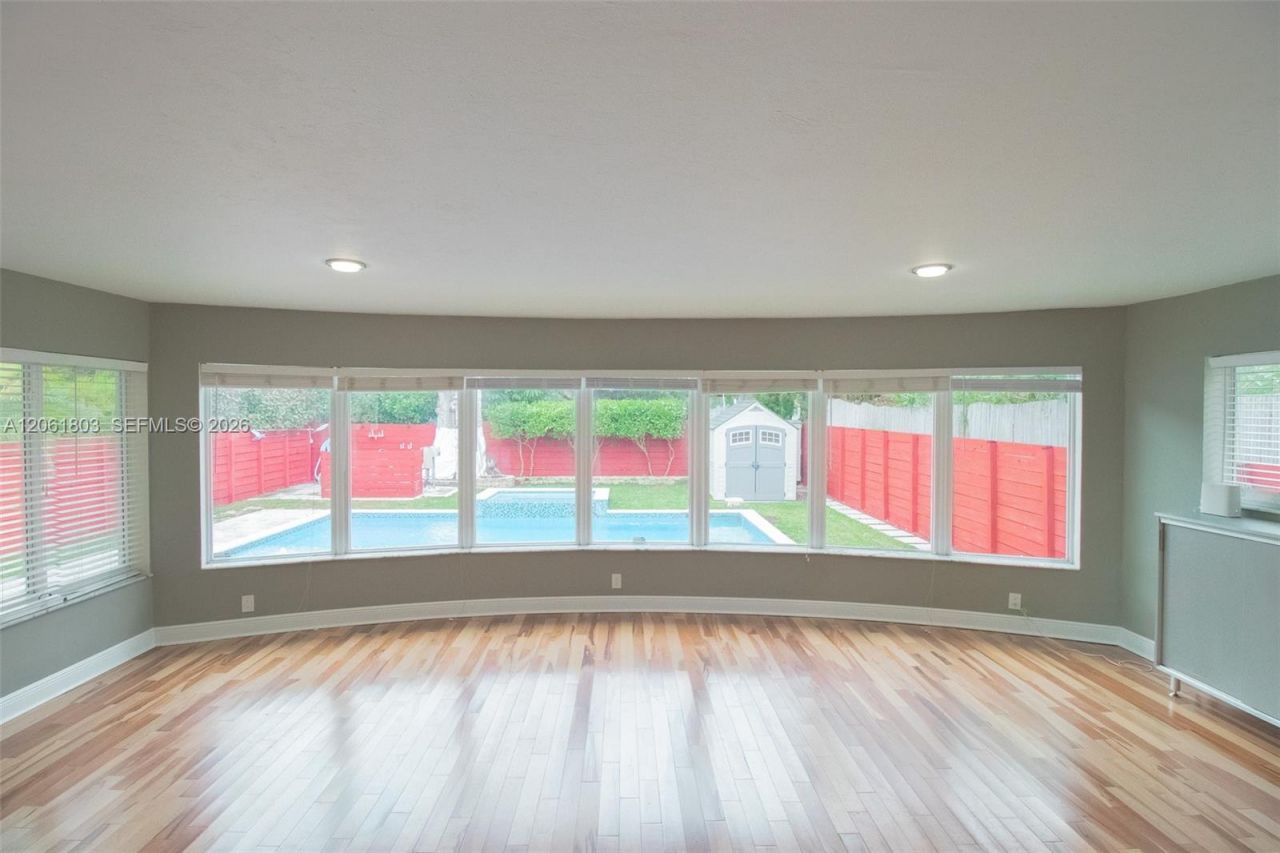 3722 Royal Palm Ave, Miami Beach, FL 33140 Photo
