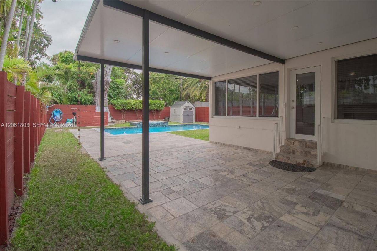 3722 Royal Palm Ave, Miami Beach, FL 33140 Photo