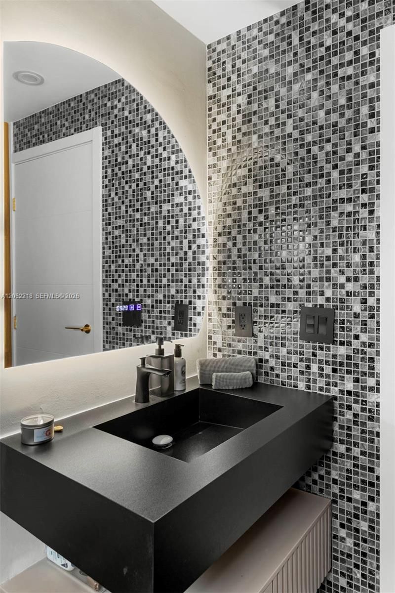 171 NW 47th St, Miami, FL 33127 Photo