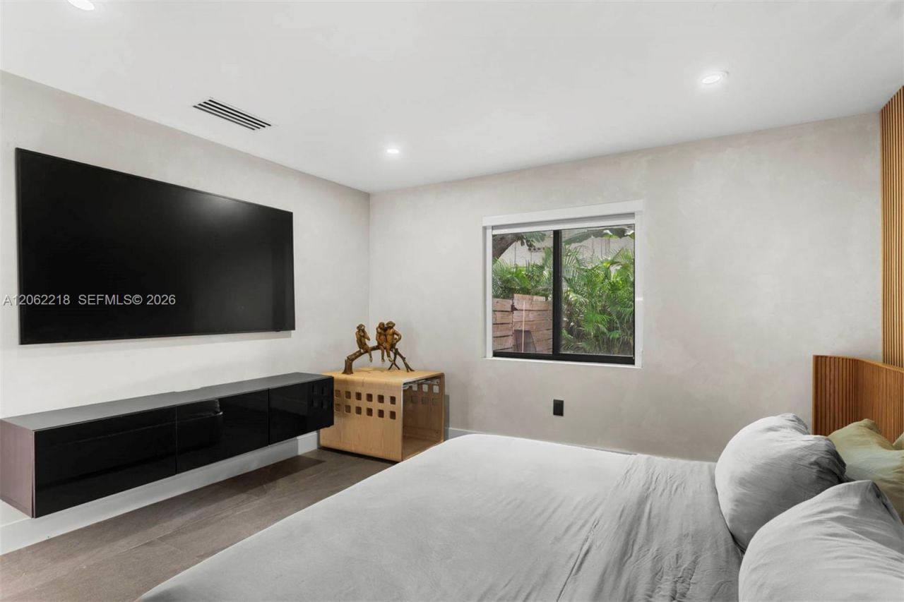 171 NW 47th St, Miami, FL 33127 Photo