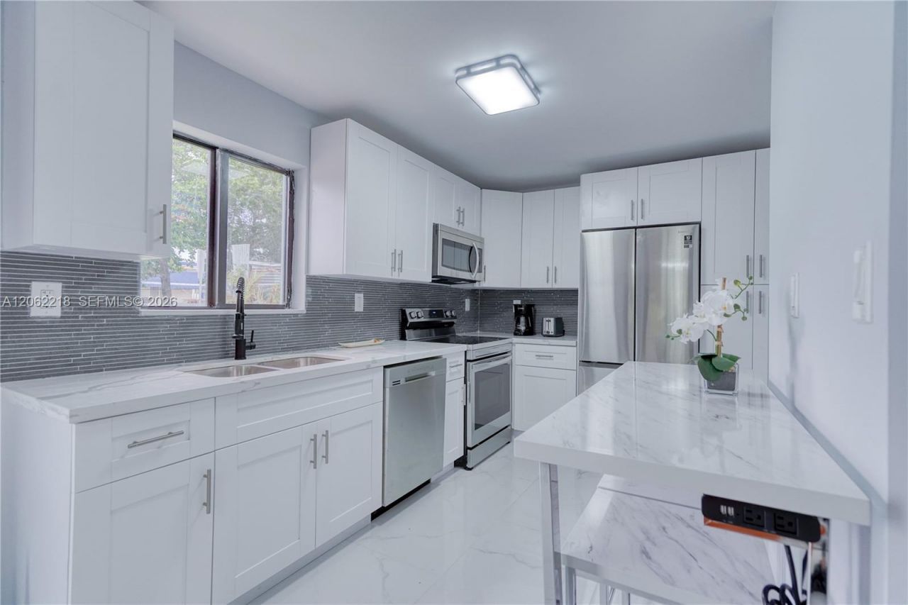 171 NW 47th St, Miami, FL 33127 Photo
