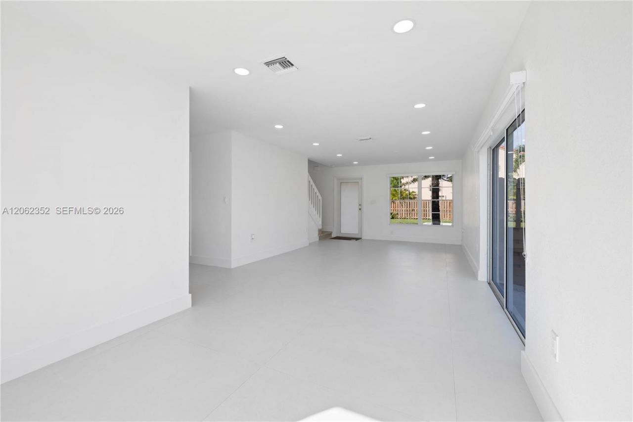 10953 SW 151st Pl, Miami, FL 33196 Photo
