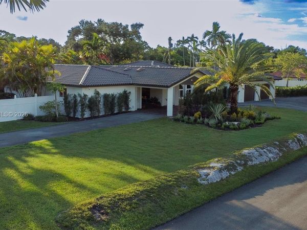 9980 SW 83rd Ave , Miami, FL 33156